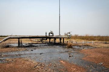 Ölverschmutzung in der Nähe der zentralen Verarbeitungsanlage des Öl-Konsortiums SPOC (Sudd Petroleum Operating Company) in Thar Jath (Südsudan) am 28. Februar 2015.