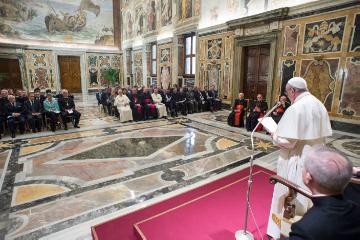 Papst Franziskus spricht am 31. März 2017 vor Teilnehmern der Tagung "Luther 500 Jahre danach". Die Tagung wird vom Päpstlichen Komitee für Geschichtswissenschaft ausgerichtet.