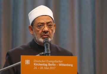 Der Großscheich der Al-Azhar-Universität, Ahmad al-Tayyeb, spricht am 26. Mai 2017 auf dem 36. Deutschen Evangelischen Kirchentag (DEKT) in Berlin.