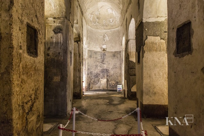 180119-93-000103 Unterirdische Basilika in Rom