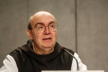 Sebastiano Paciolla, italienischer Priestermönch und Theologe, während einer Pressekonferenz am 15. Mai 2018 im Vatikan.