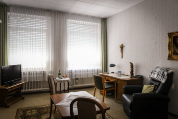 Ein Besucherzimmer im Kloster Maria Hilf der Armen Dienstmägde Jesu Christi, in Dernbach am 7. August 2018.
