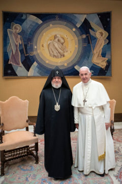 Karekin II. Nersissian, Oberster Patriarch und Katholikos aller Armenier, und Papst Franziskus am 24. Oktober 2018 im Vatikan.