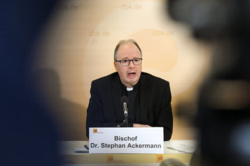 Bischof Stephan Ackermann, Beauftragter der Deutschen Bischofskonferenz (DBK) für Fragen des sexuellen Missbrauchs im kirchlichen Bereich und für Fragen des Kinder- und Jugendschutzes, während einer Pressekonferenz am 13. März 2019 in Lingen.