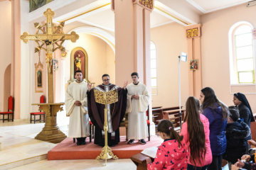 Pfarrer Mladen Plachkov bei einem Gottesdienst am 24. März 2019 in der Kirche "The Most Holy Heart Of Jesus" (Heiligste Herz Jesu Kirche) in Rakovski (Bulgarien).