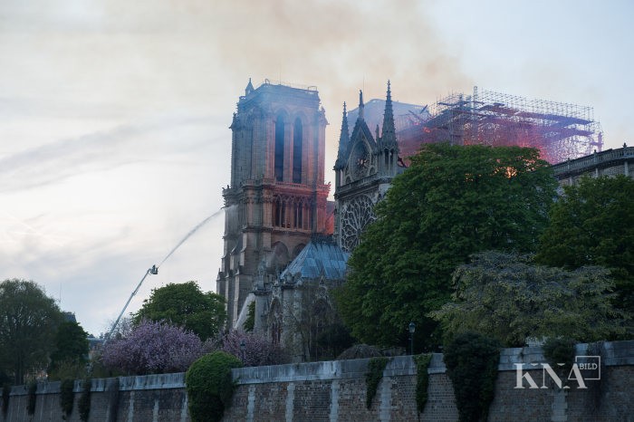 190416-93-000007 Notre-Dame brennt