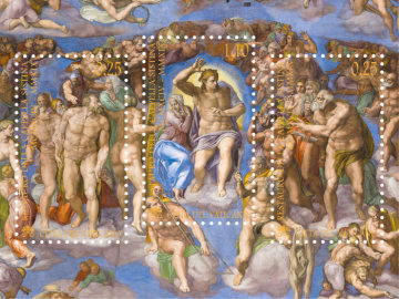 Briefmarke der Vatikanischen Post mit einem Detail des Wandgemäldes von Michelangelo in der Sixtinischen Kapelle, anlässlich der Restaurierung der Sixtinischen Kapelle von 1994 bis 2019, am 26. April 2019 im Vatikan.