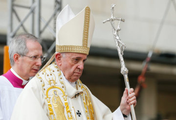 Papst Franziskus zelebriert eine Messe auf dem Platz Prinz Alexander von Battenberg in Sofia am 5. Mai 2019.