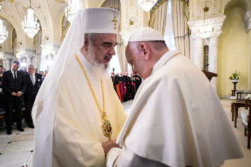 Daniel Ciobotea, Patriarch der rumänisch-orthodoxen Kirche, und Papst Franziskus am 31. Mai 2019 in Bukarest.