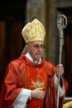 Kardinal Fernando Filoni bei der Messe anlässlich seiner Einführung als Kardinal-Großmeister des Ritterordens vom Heiligen Grab zu Jerusalem am 1. Februar 2020 in der Kirche Santo Spirito in Sassia in Rom.
