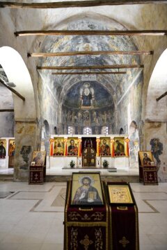 Blick auf die Ikonostase und den Chorraum der Kathedrale der Heiligen Sophia, Sophienkirche, in Ohrid (Nordmazedonien) am 28. März 2019.