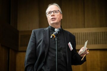 Stephan Ackermann, Bischof von Trier, spricht bei der Regionenkonferenz "Fünf Orte - ein Weg" zum Synodalen Weg am 4. September 2020 in Ludwigshafen.