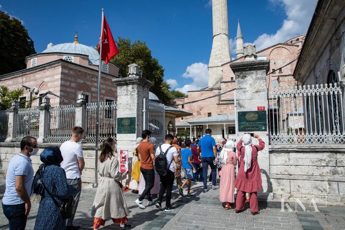 200908-093-000095 Eingang zur Hagia Sophia