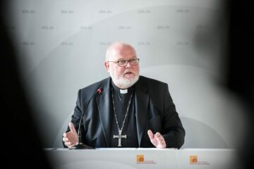 Kardinal Reinhard Marx, Vorsitzender der Deutschen Bischofskonferenz (DBK), am 12. Februar 2020 während einer Pressekonferenz bei der DBK in Bonn.