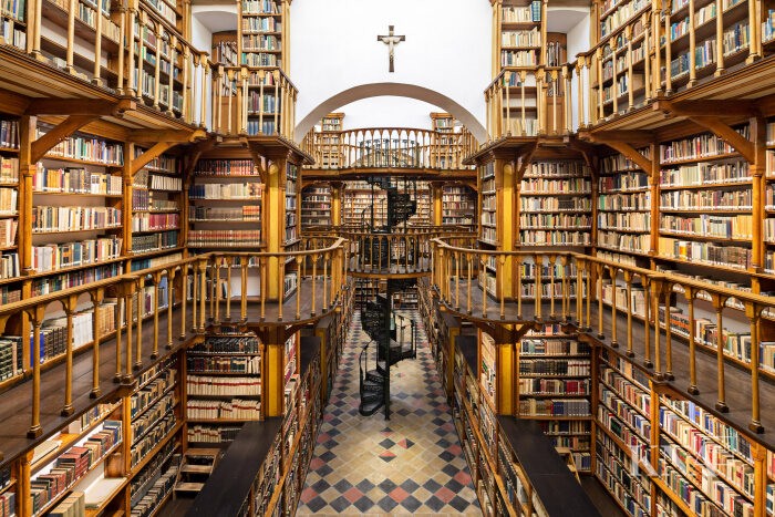 150721-93-000077 Bibliothek in der Abtei Maria Laach