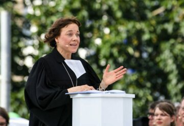Die westfälische Präses Annette Kurschus spricht bei der Eröffnung des Deutschen Evangelischen Kirchentags (DEKT) am 19. Juni 2019 in Dortmund.