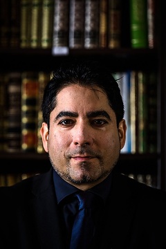 Mouhanad Khorchide, Leiter des Zentrums für Islamische Theologie und Professor für Islamische Religionspädagogik an der Universität Münster, in seinem Büro am 20. Mai 2019 in Münster.