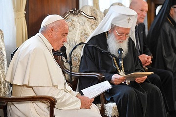 Der bulgarisch-orthodoxe Patriarch Neofit (r.) empfängt Papst Franziskus am 5. Mai 2019 in Sofia (Bulgarien).